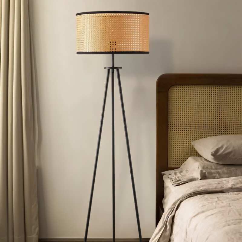 Amnis Floor Lamp