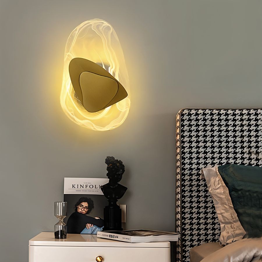 Petra Wall Lamp